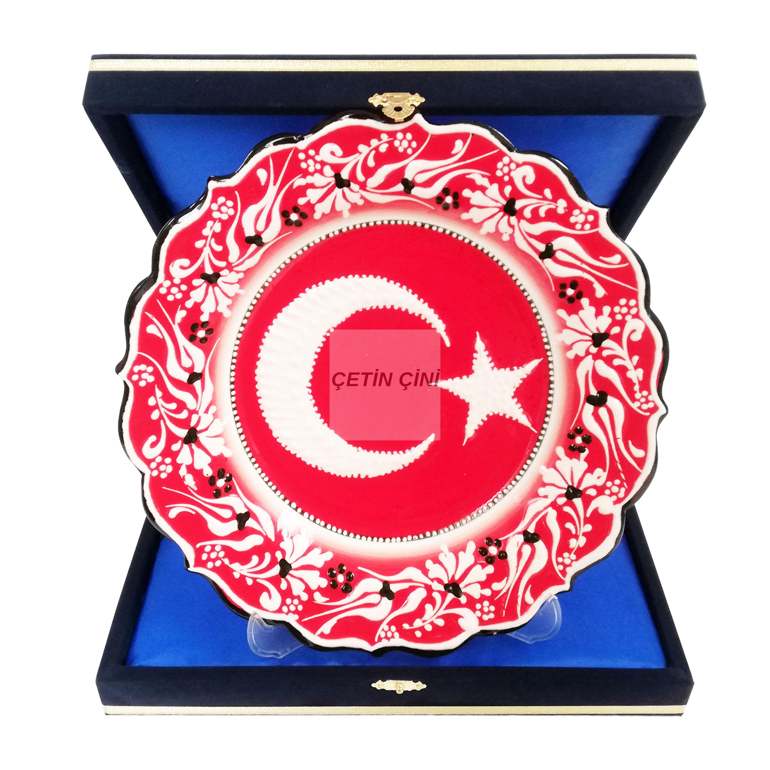 Kadife%20Kutulu%20Türk%20Bayraklı%20Kırmızı%20Çini%20Tabak