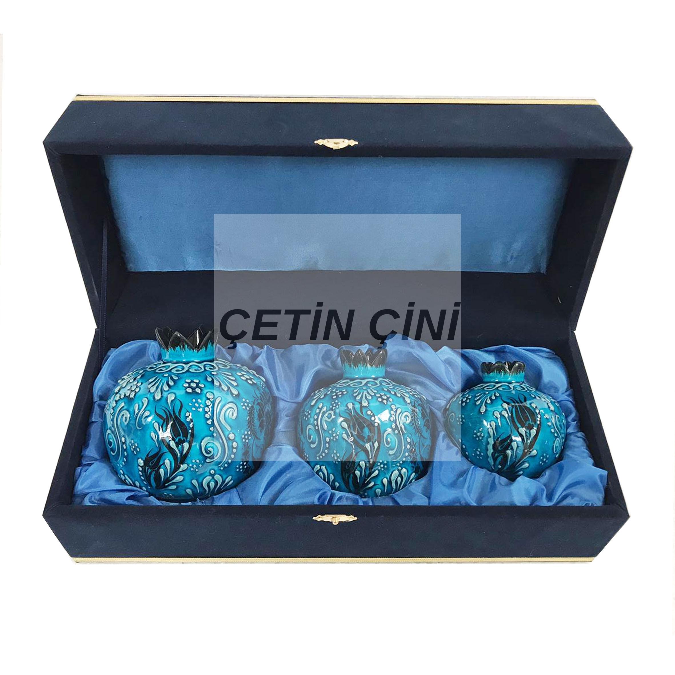 El%20İşlemesi%20Çini%20Kadife%20Kutulu%20Otantik%20Turkuaz%20Mavi%20Nar%20Takımı